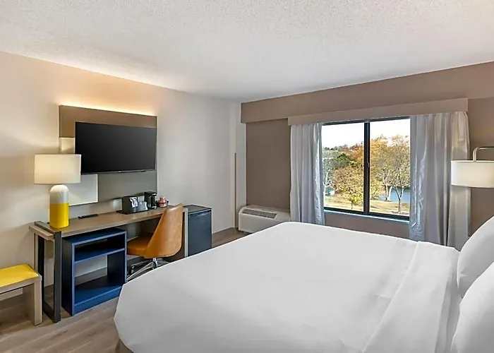 Comfort Inn & Suites Arlington Heights - Buffalo Grove