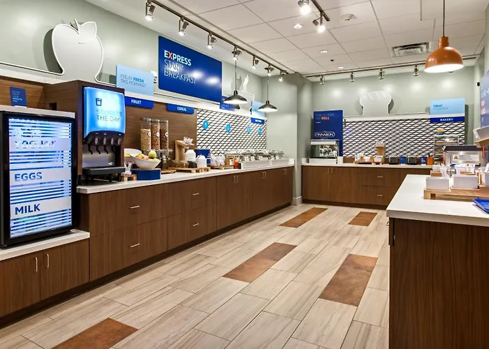 Holiday Inn Express & Suites Racine By Ihg